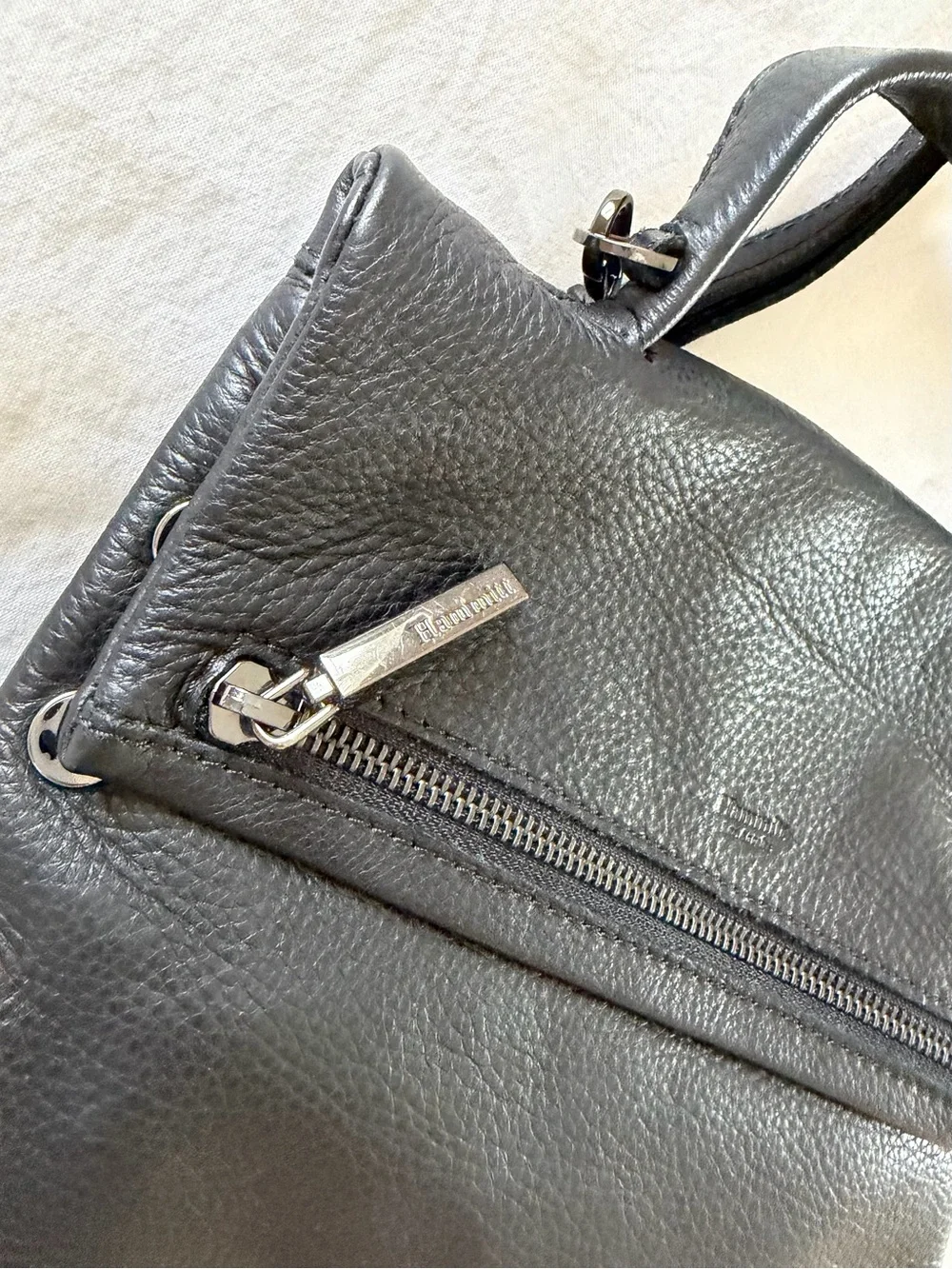 HAMMIT VIP Leather bag with gunmetal hardware (Backpack, crossbody, shoulder)